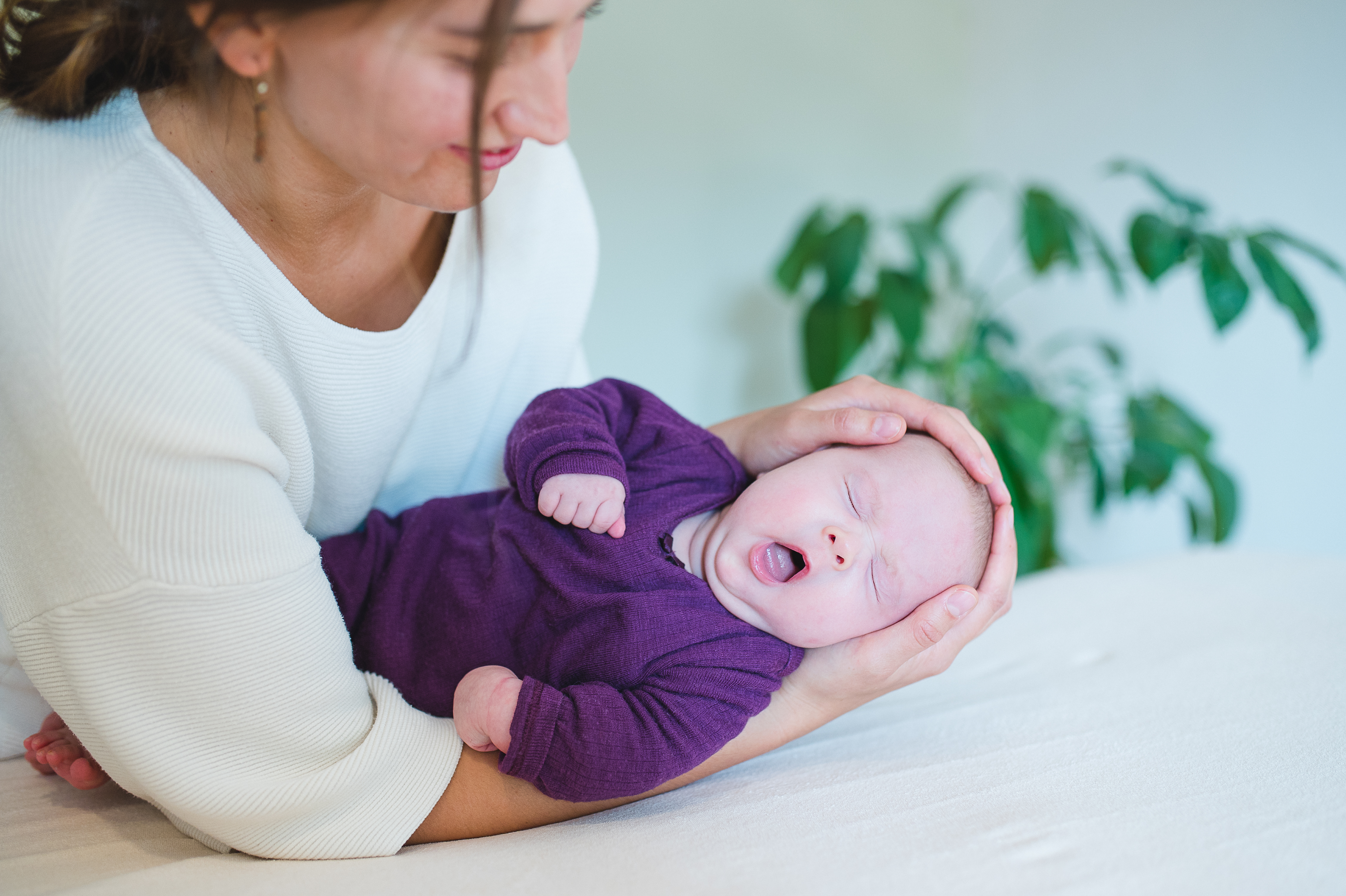 Achtsame Behandlung eines Säuglings